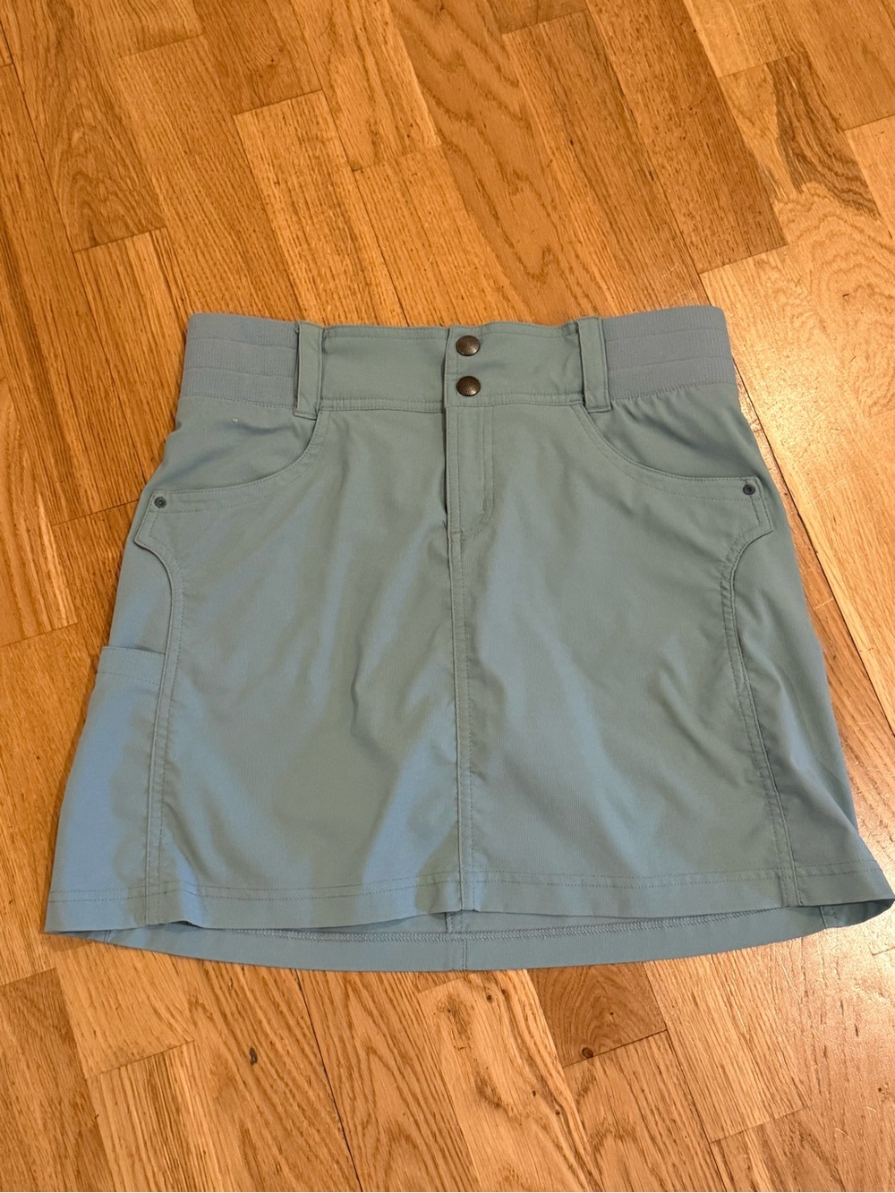 Title Nine light teal active skort